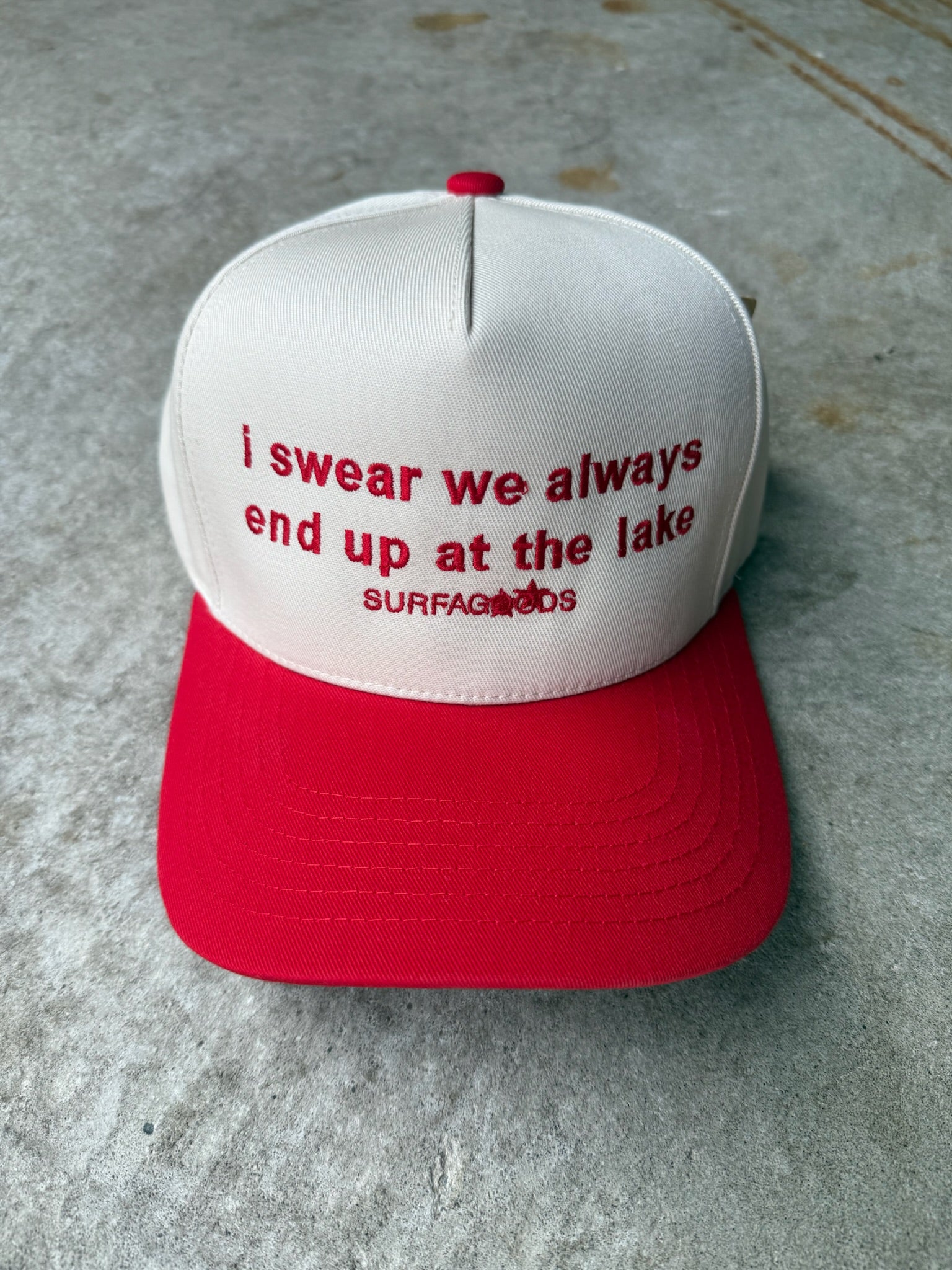 "LAKE" SLOGAN CAP (CHERRY)